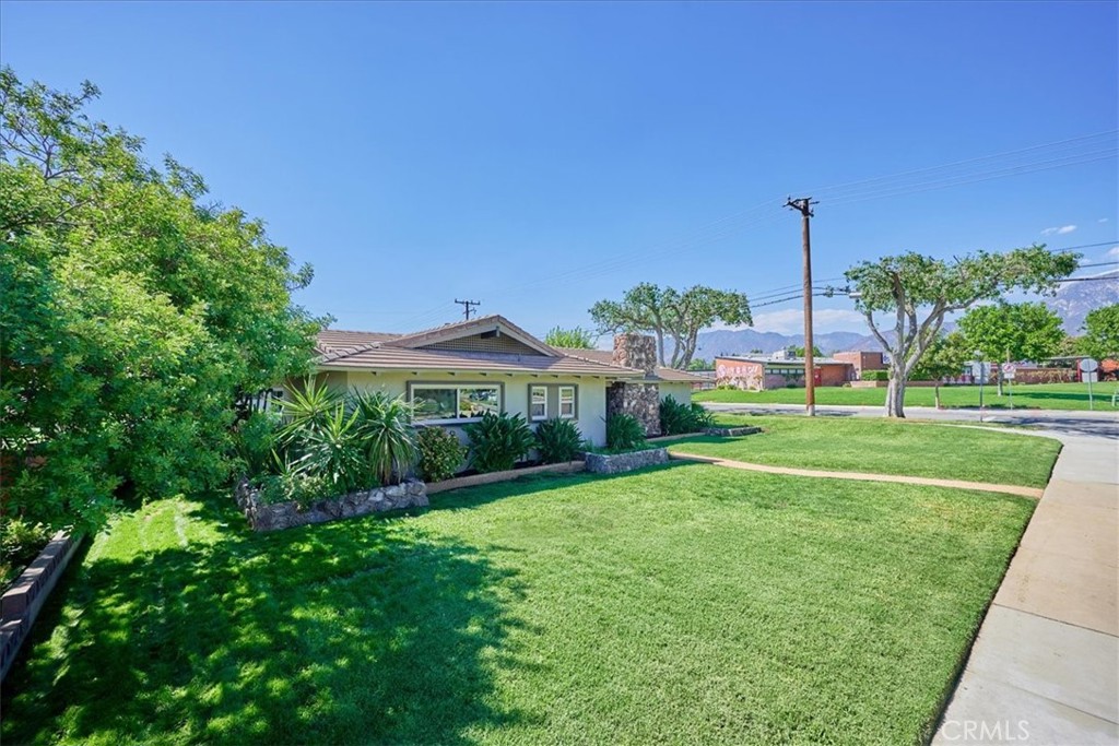 1395 N Shelley Avenue