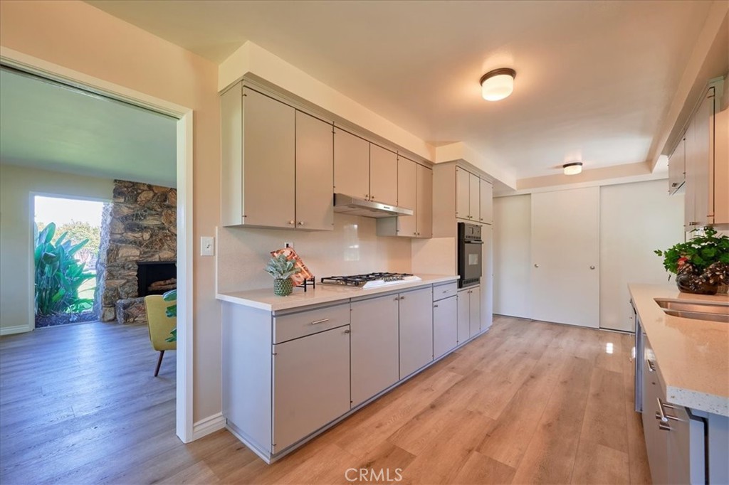 1395 N Shelley Avenue