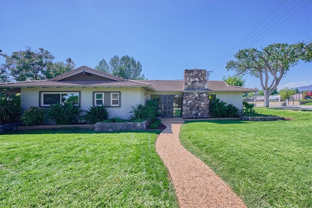 1395 N Shelley Avenue