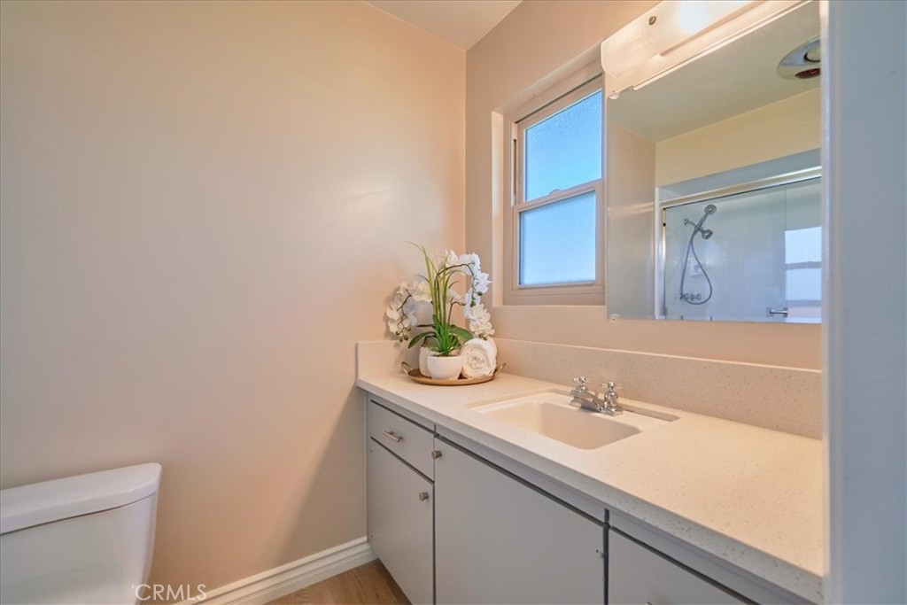 1395 N Shelley Avenue