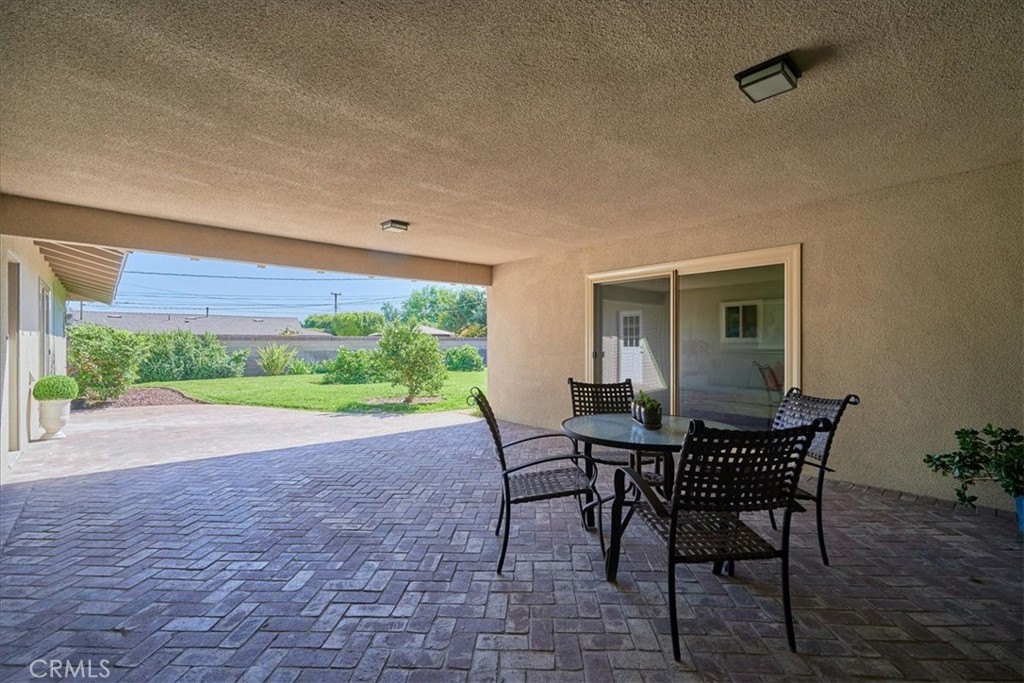 1395 N Shelley Avenue