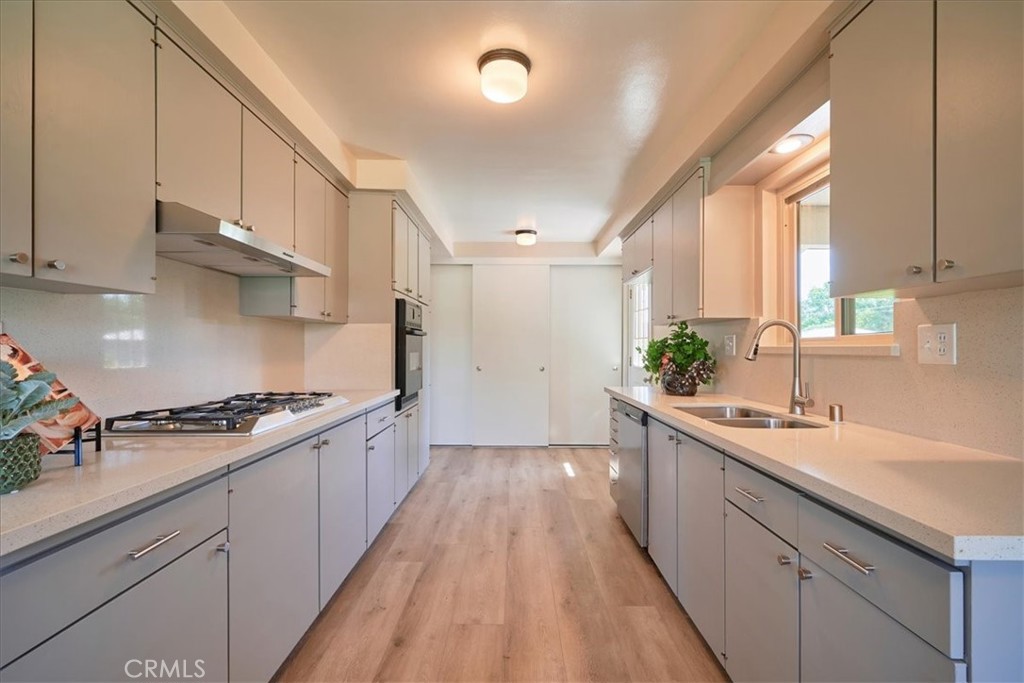 1395 N Shelley Avenue