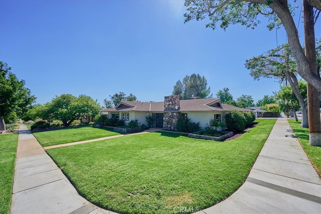 1395 N Shelley Avenue