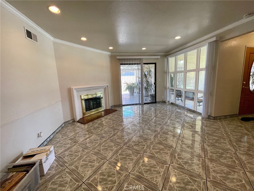 861 Helmsdale Avenue