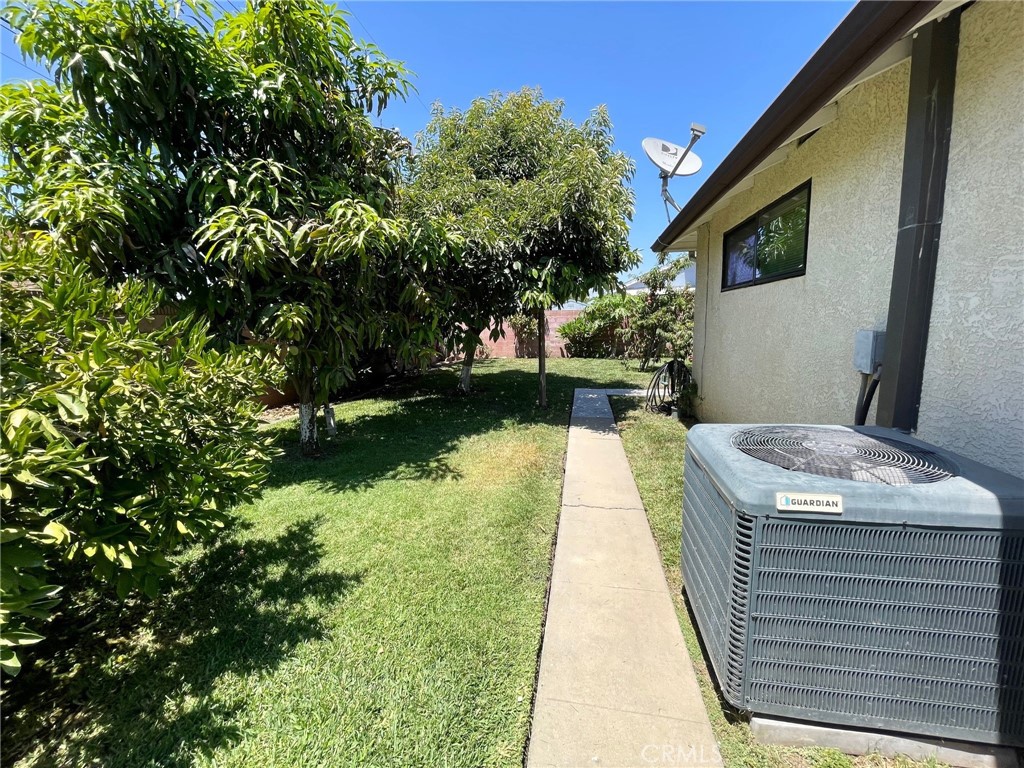 861 Helmsdale Avenue