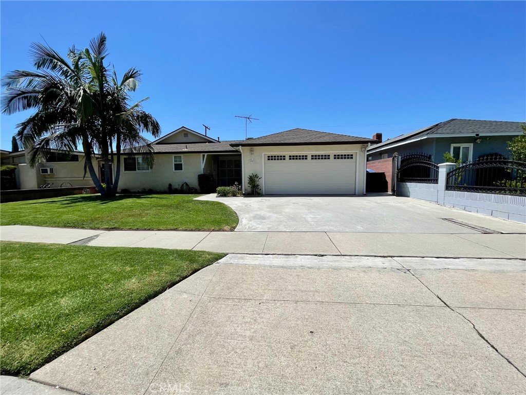 861 Helmsdale Avenue