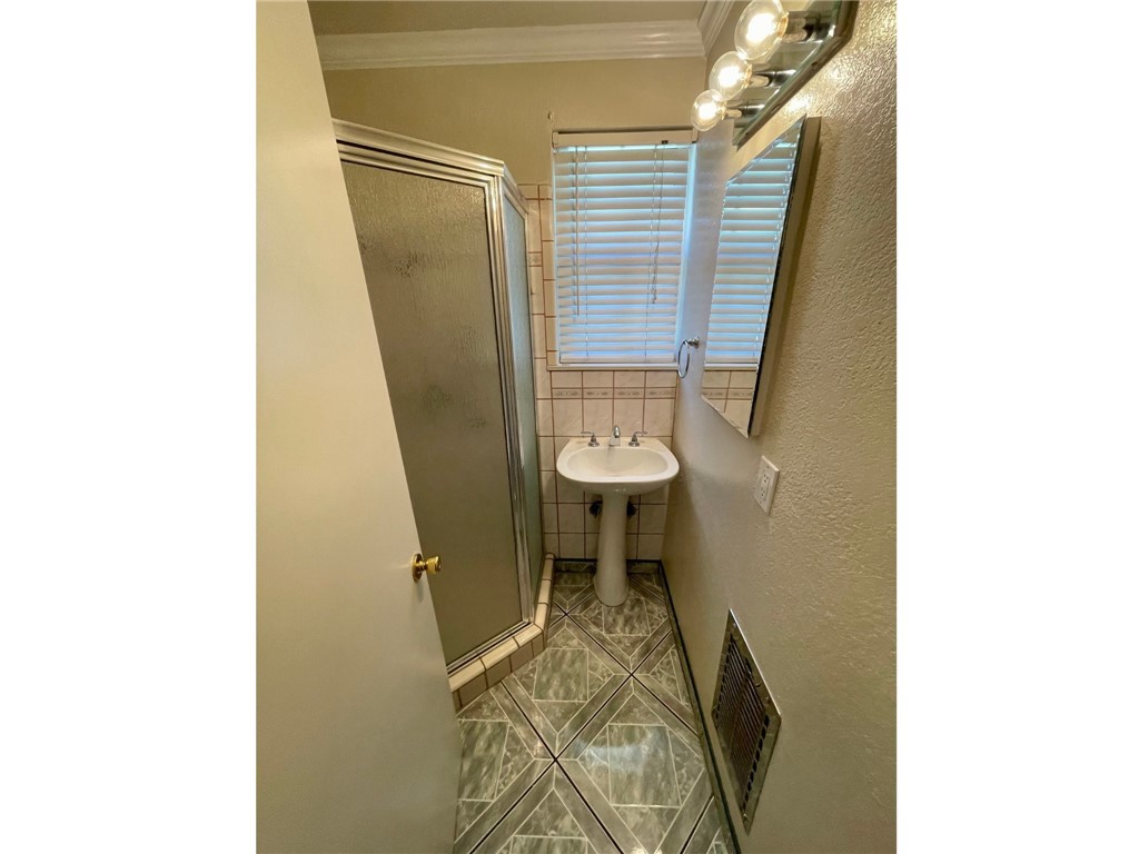 861 Helmsdale Avenue