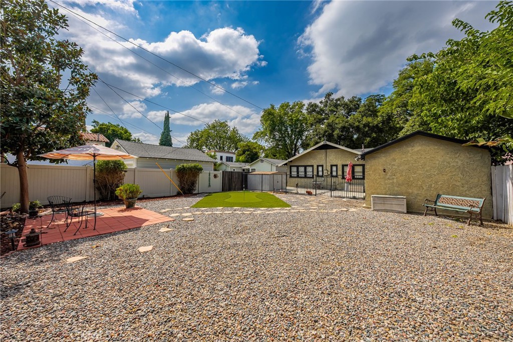 5642 Magnolia Avenue