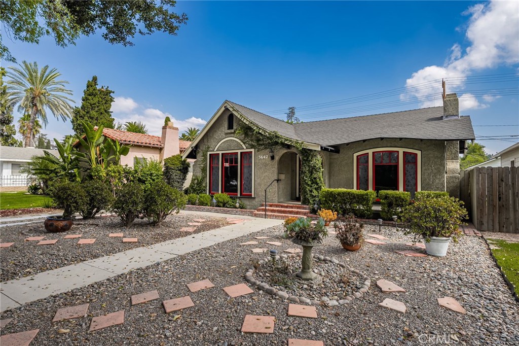 5642 Magnolia Avenue