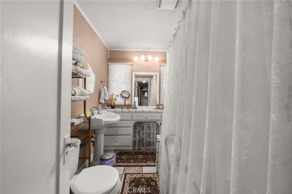 5642 Magnolia Avenue