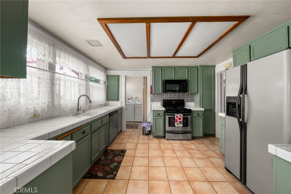 5642 Magnolia Avenue