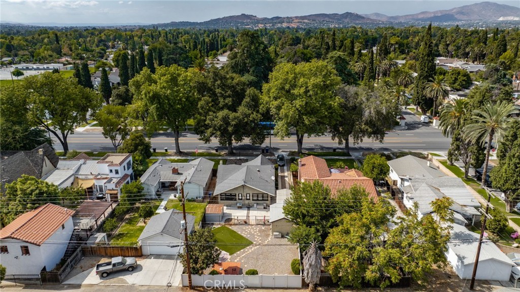 5642 Magnolia Avenue