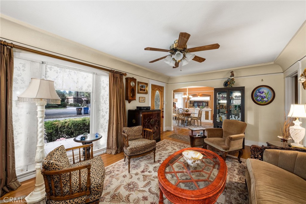 5642 Magnolia Avenue