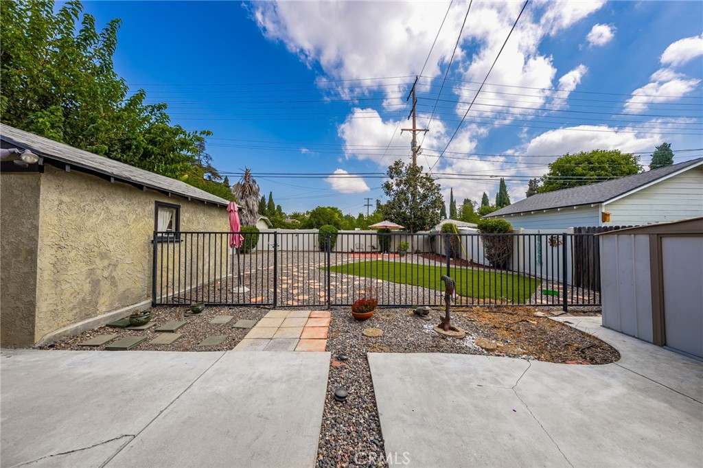 5642 Magnolia Avenue