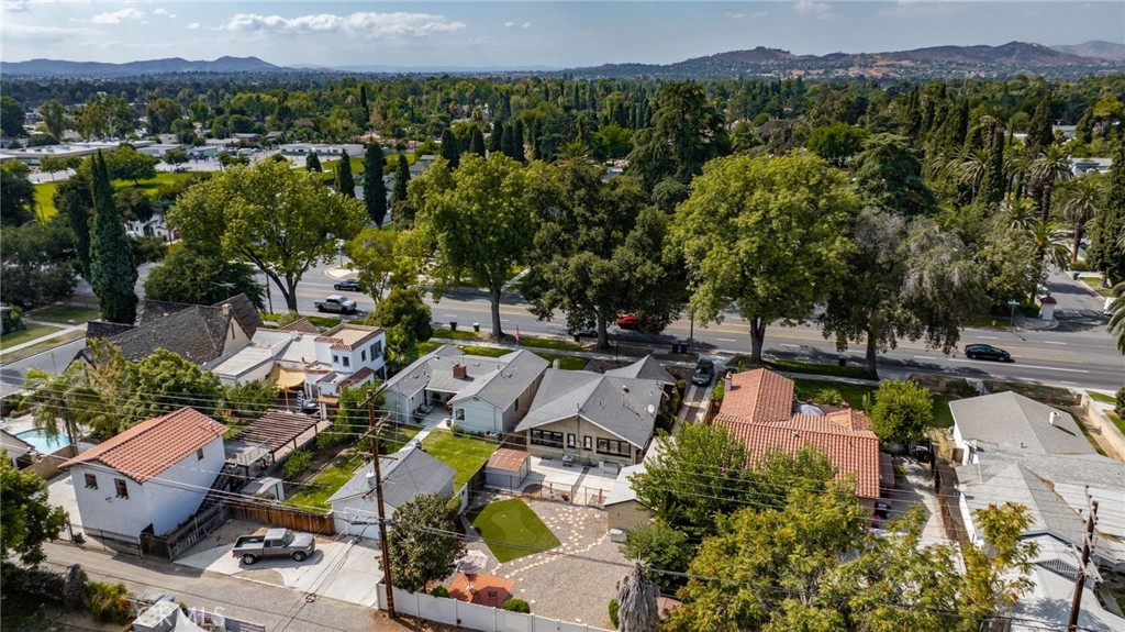 5642 Magnolia Avenue