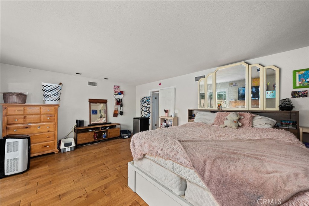 2809 Richmond Street