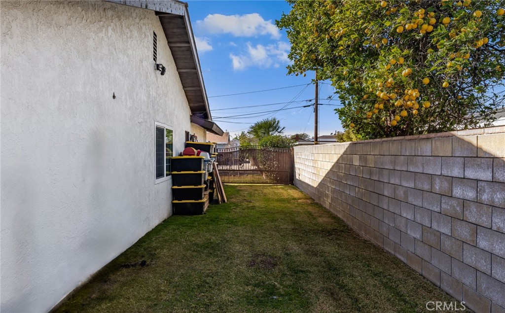 9657 Palmetto Avenue