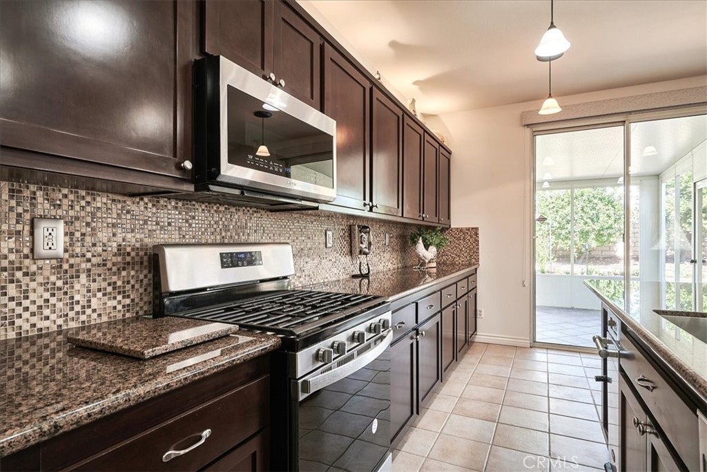 2847 Thoroughbred Street