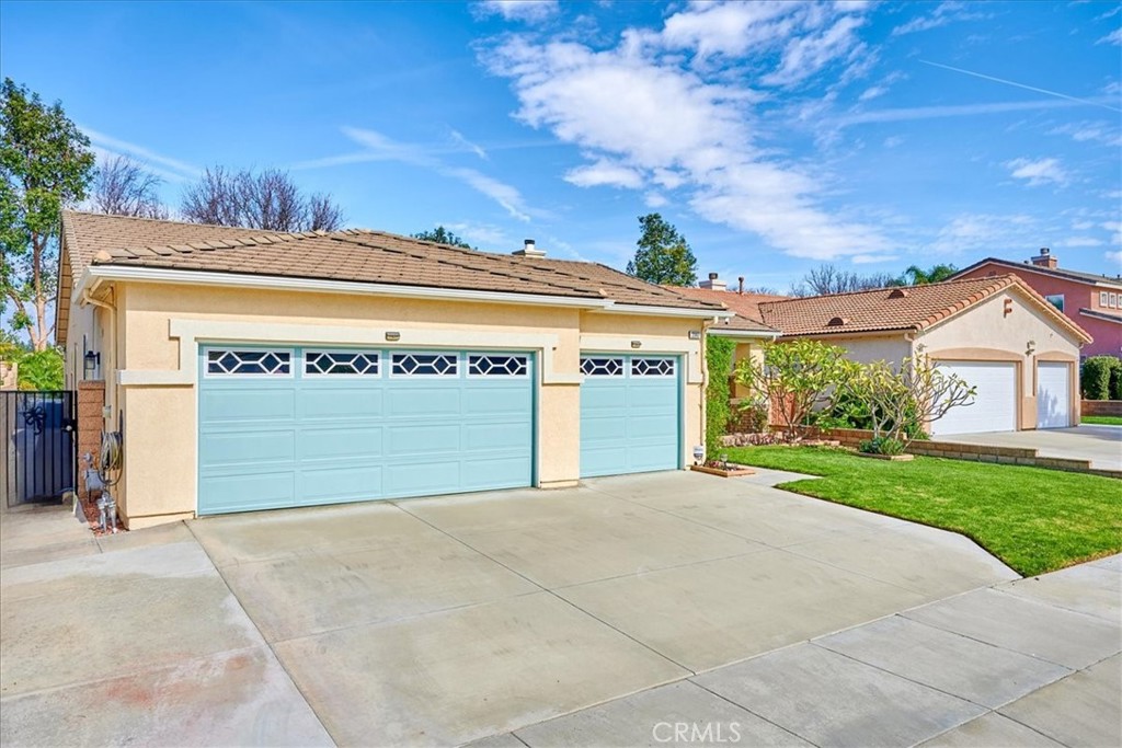 2847 Thoroughbred Street