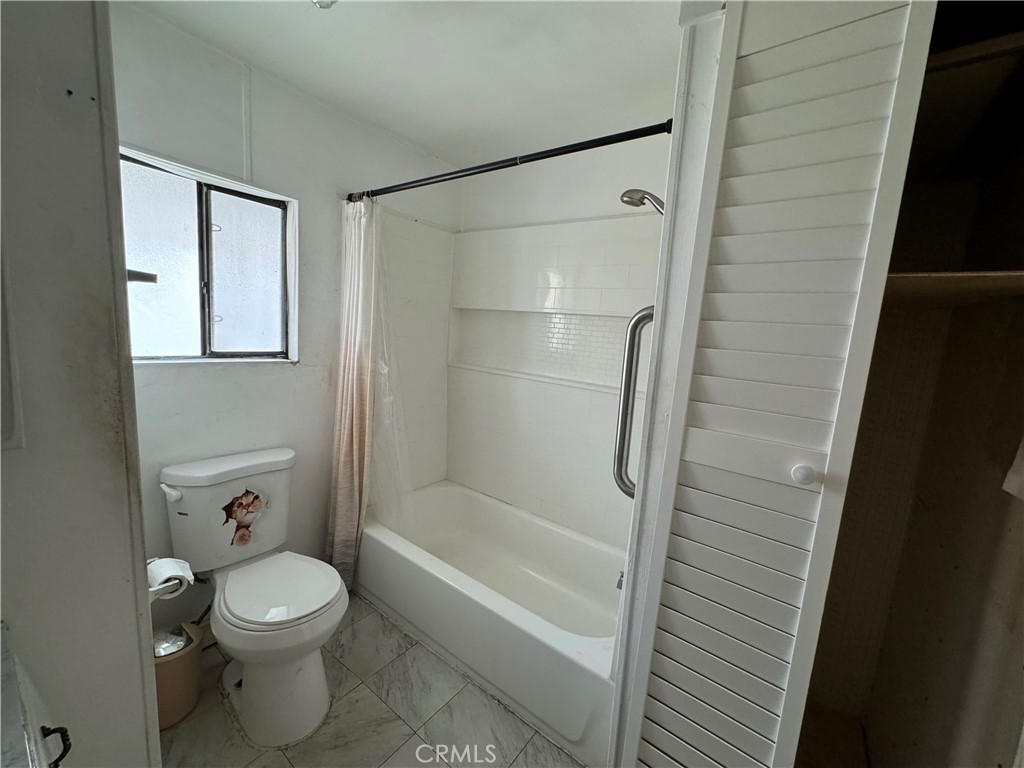 327 W Wilson Street 108