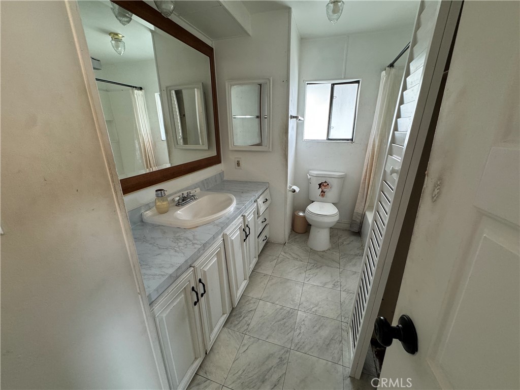 327 W Wilson Street 108