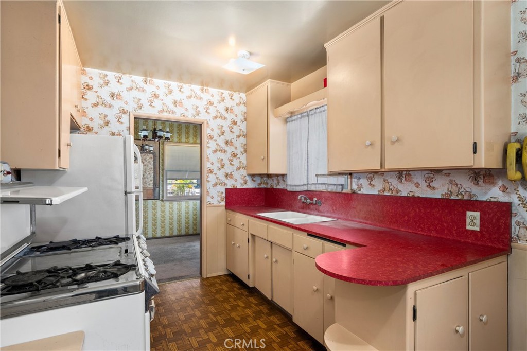 150 W Juanita Avenue