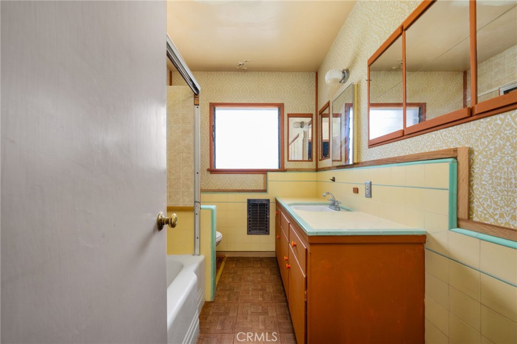 150 W Juanita Avenue