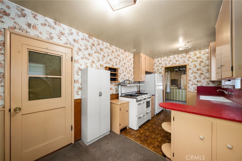 150 W Juanita Avenue