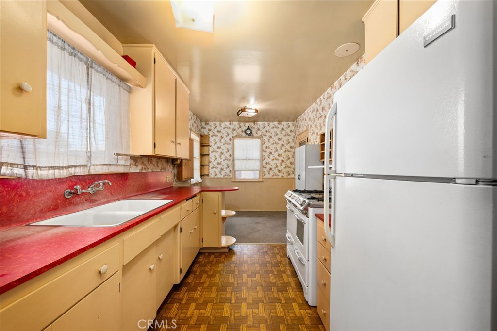 150 W Juanita Avenue