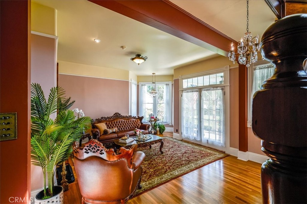 1007 N Euclid Avenue