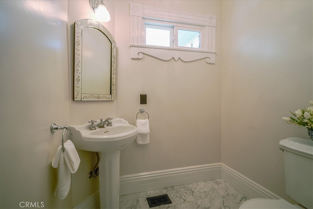 1007 N Euclid Avenue