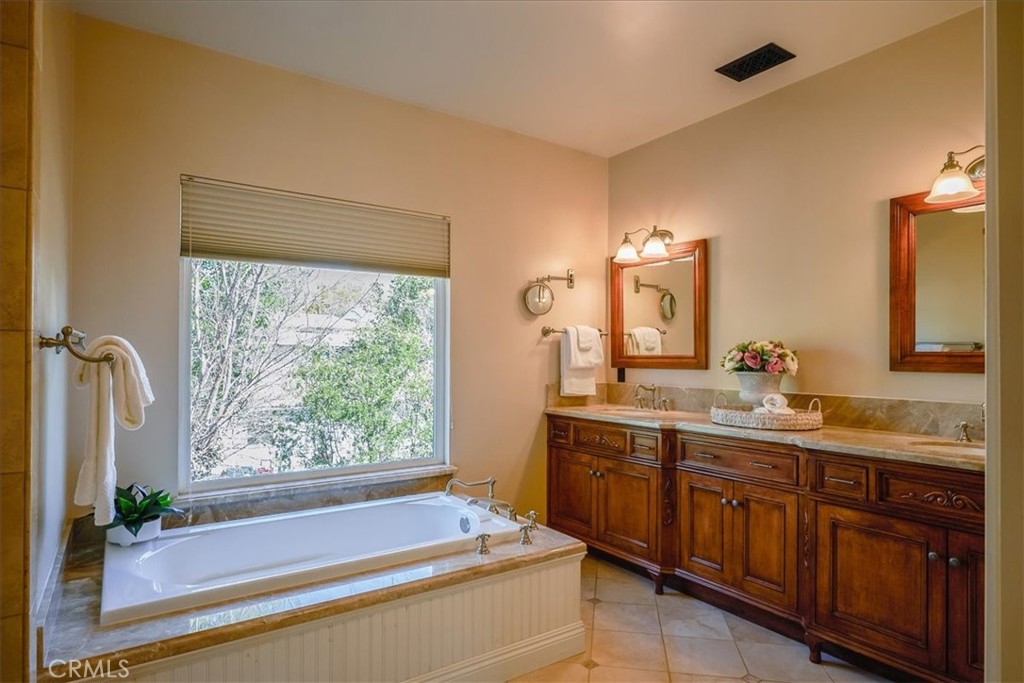 1007 N Euclid Avenue