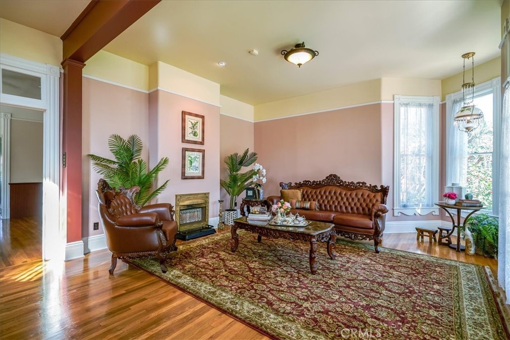 1007 N Euclid Avenue