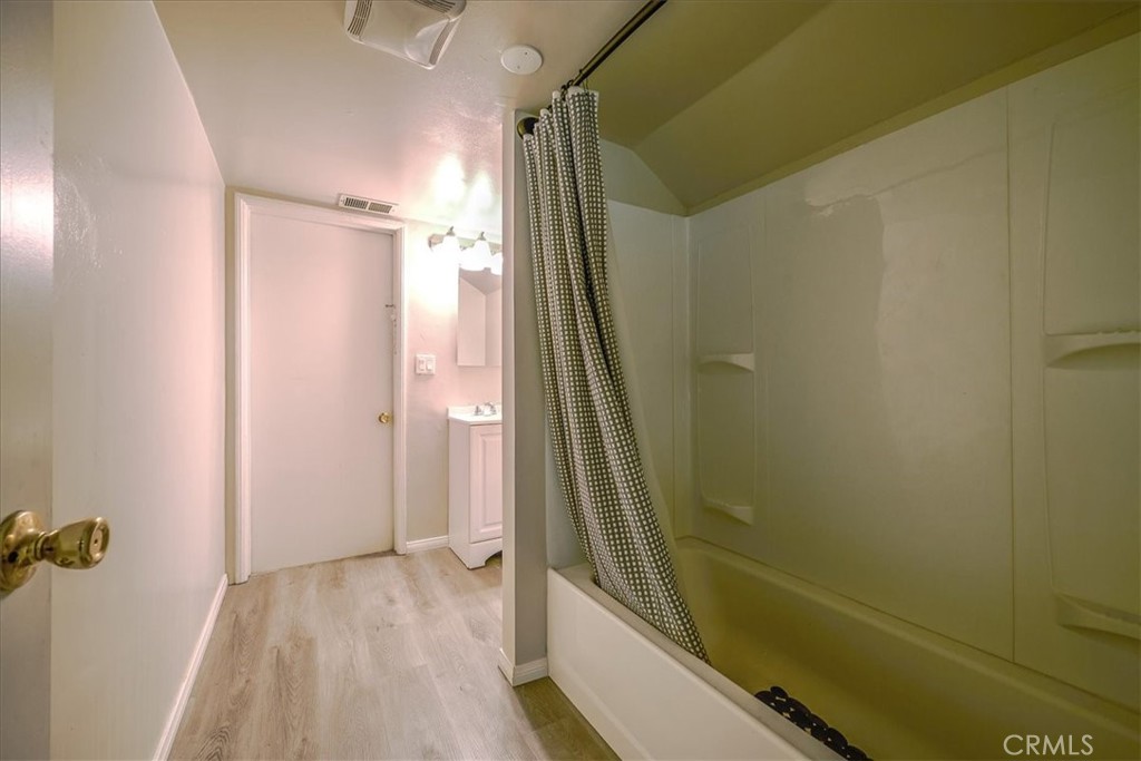 5651 Franklin Avenue