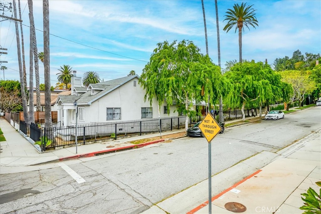 5651 Franklin Avenue