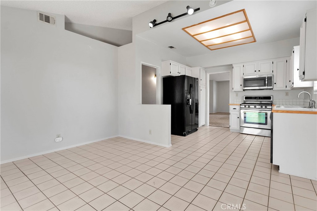 12152 Cobblestone Drive