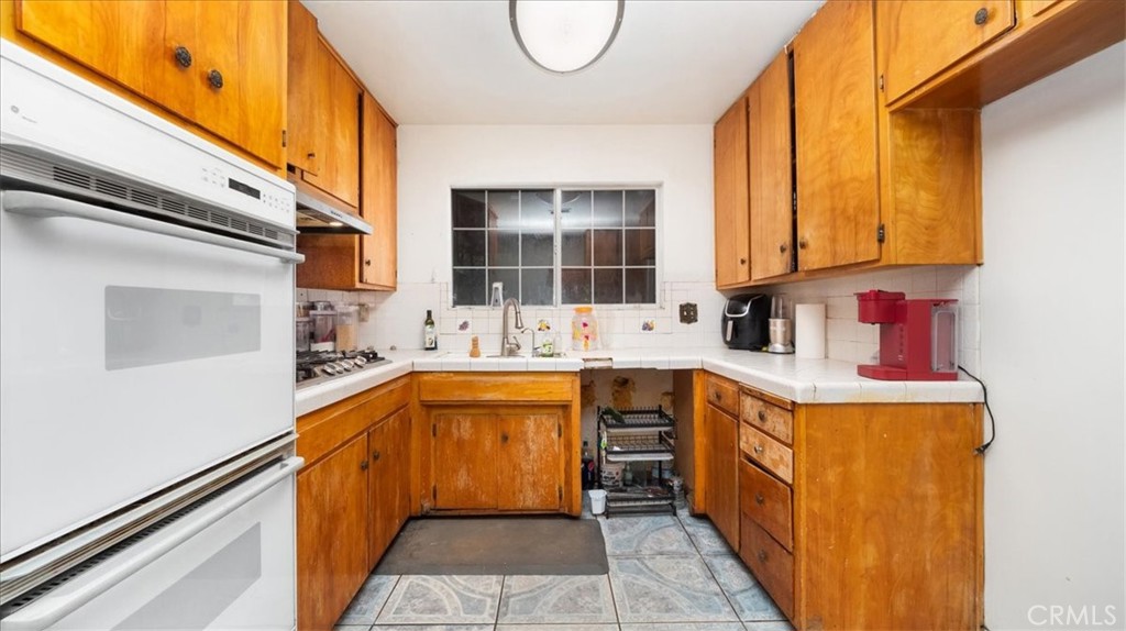 28029 Reservoir Avenue