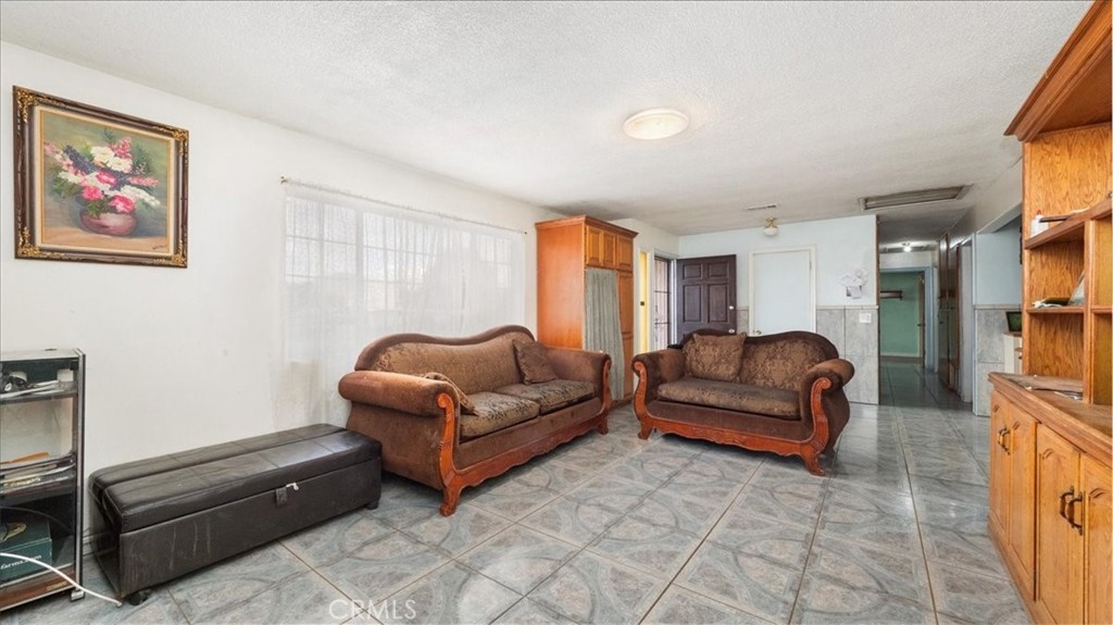 28029 Reservoir Avenue