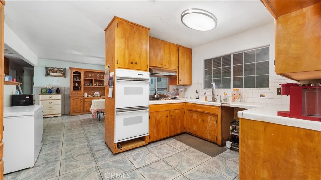 28029 Reservoir Avenue