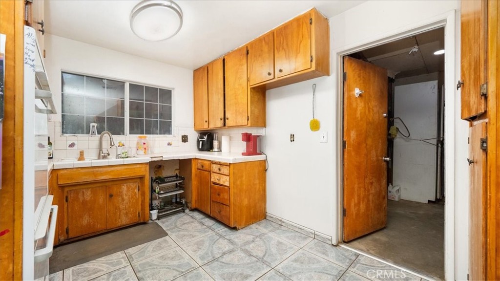 28029 Reservoir Avenue