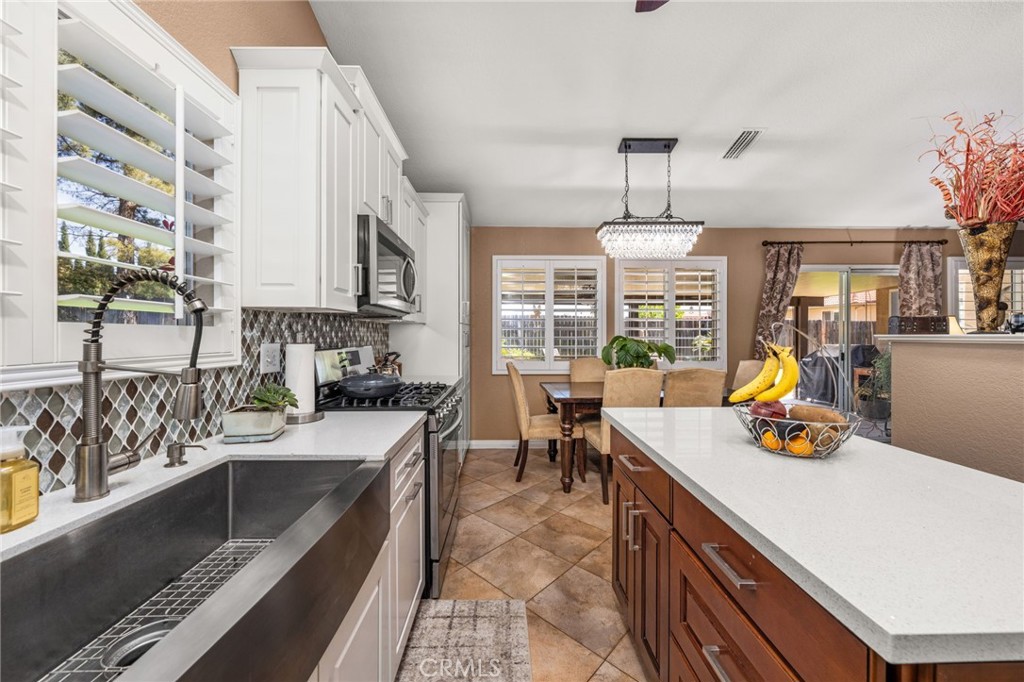 35189 Ravencrest Court