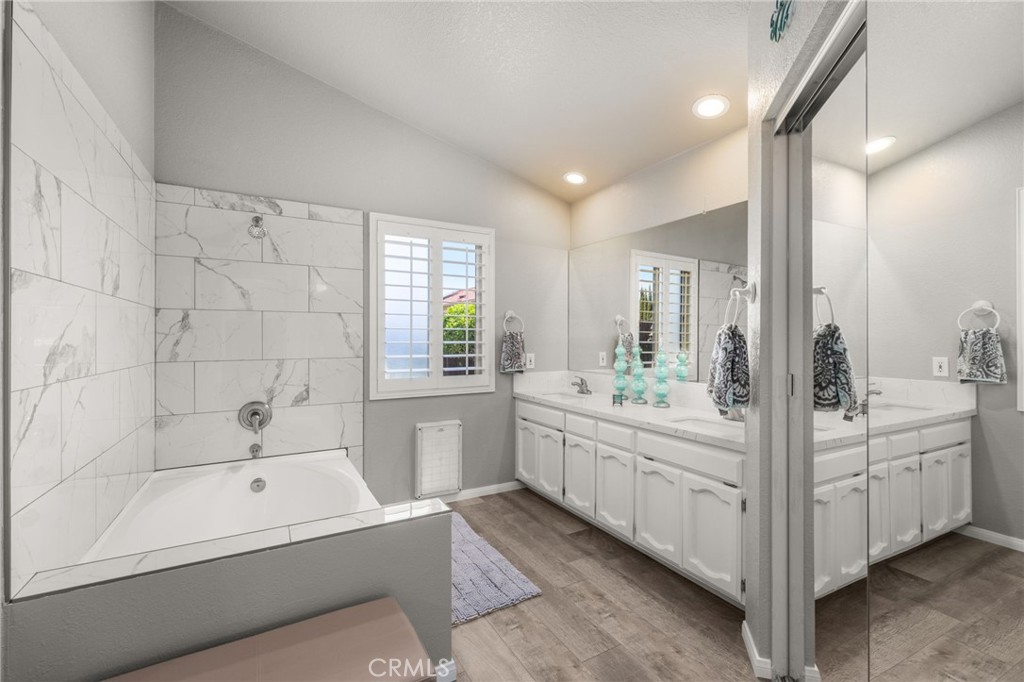 35189 Ravencrest Court