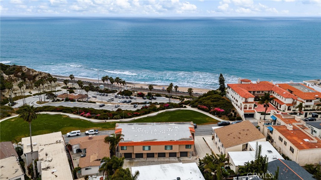 250 Avenida Lobeiro C