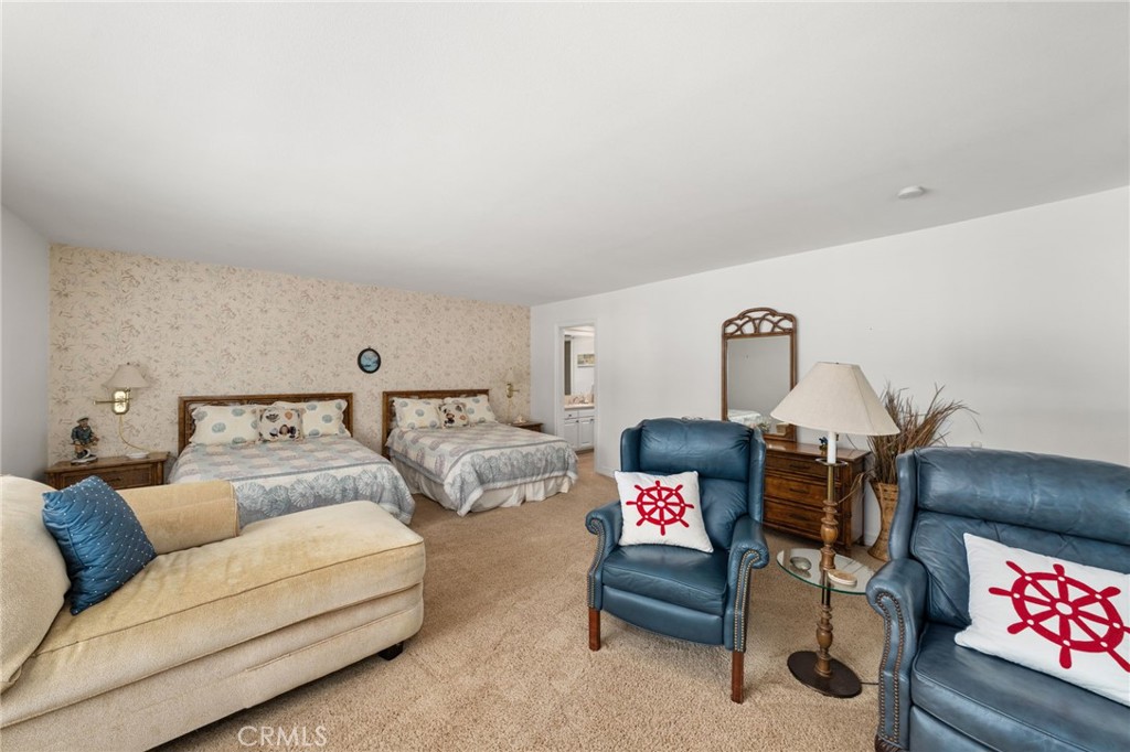 250 Avenida Lobeiro C