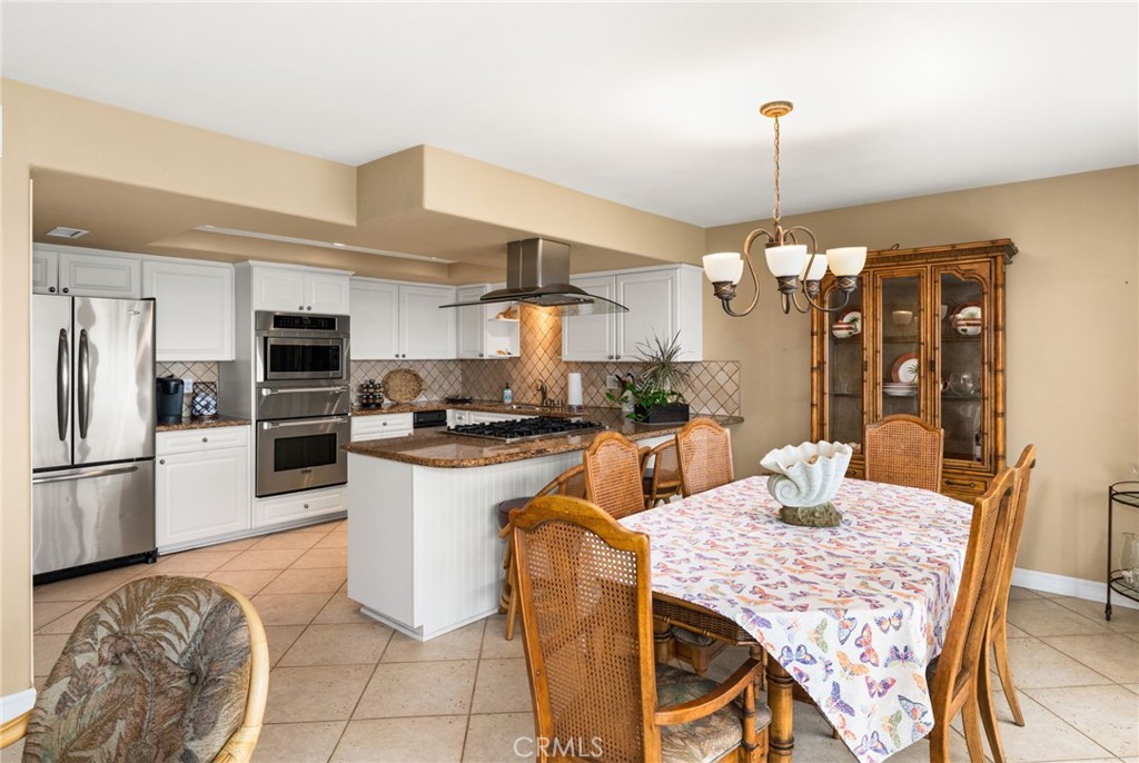 250 Avenida Lobeiro C