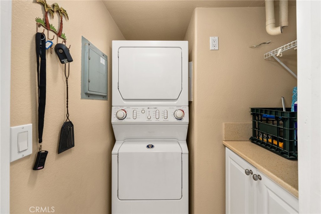 250 Avenida Lobeiro C