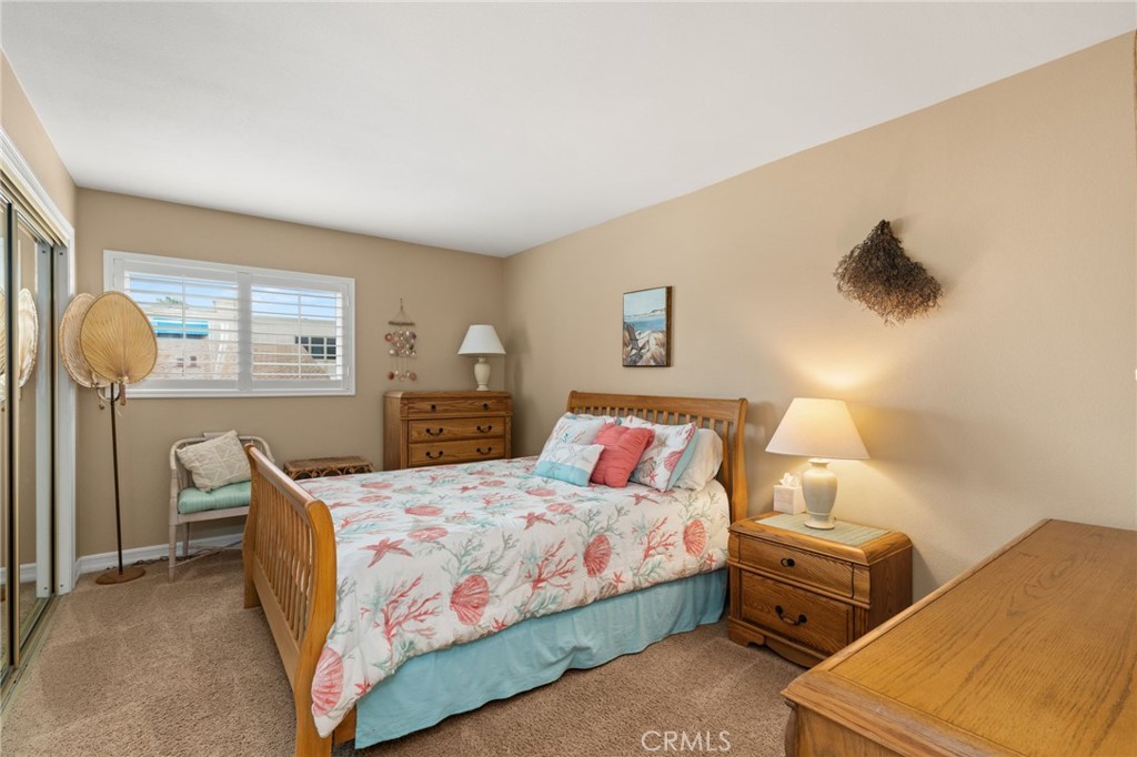 250 Avenida Lobeiro C