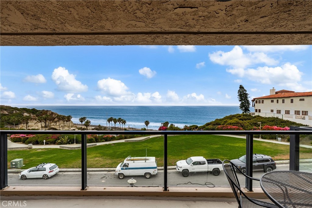 250 Avenida Lobeiro C