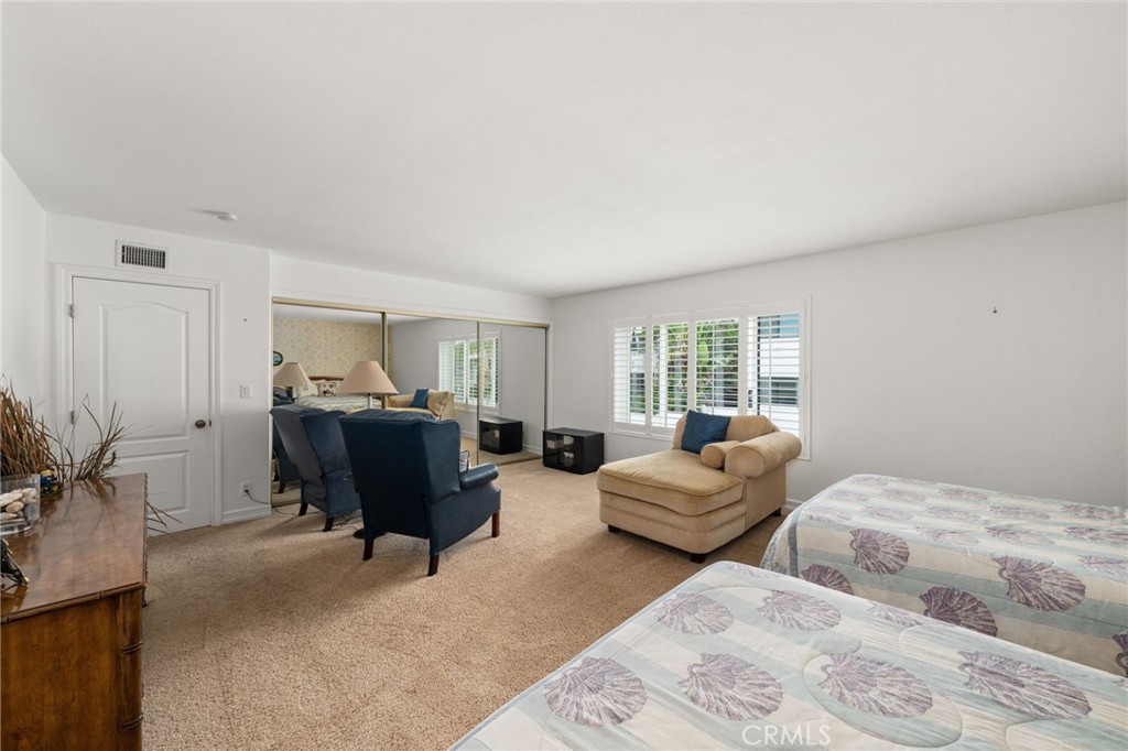 250 Avenida Lobeiro C