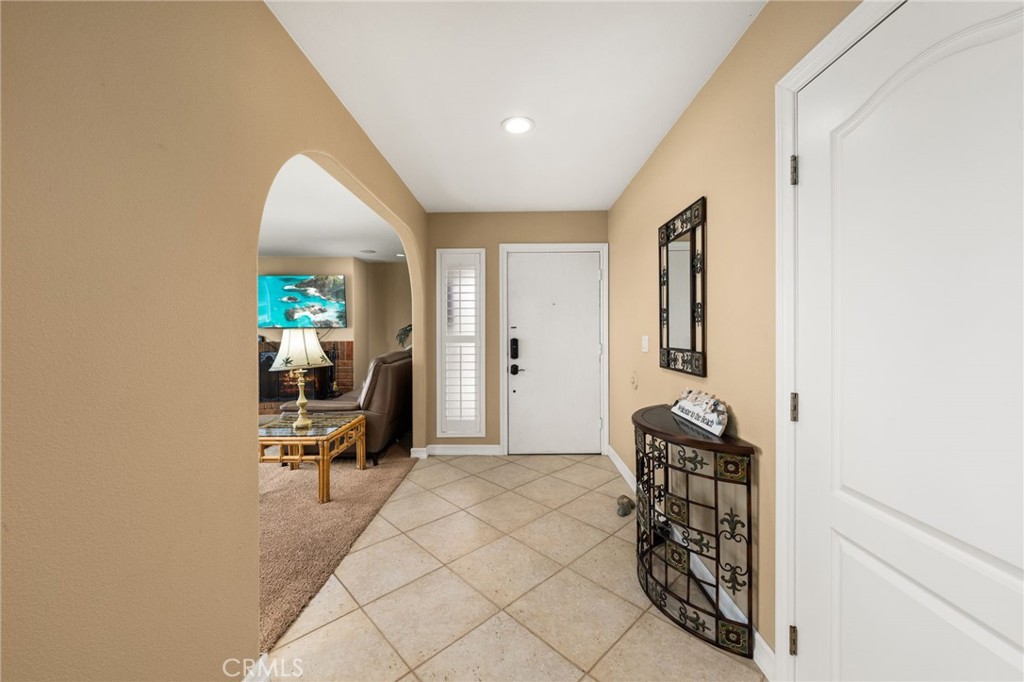 250 Avenida Lobeiro C